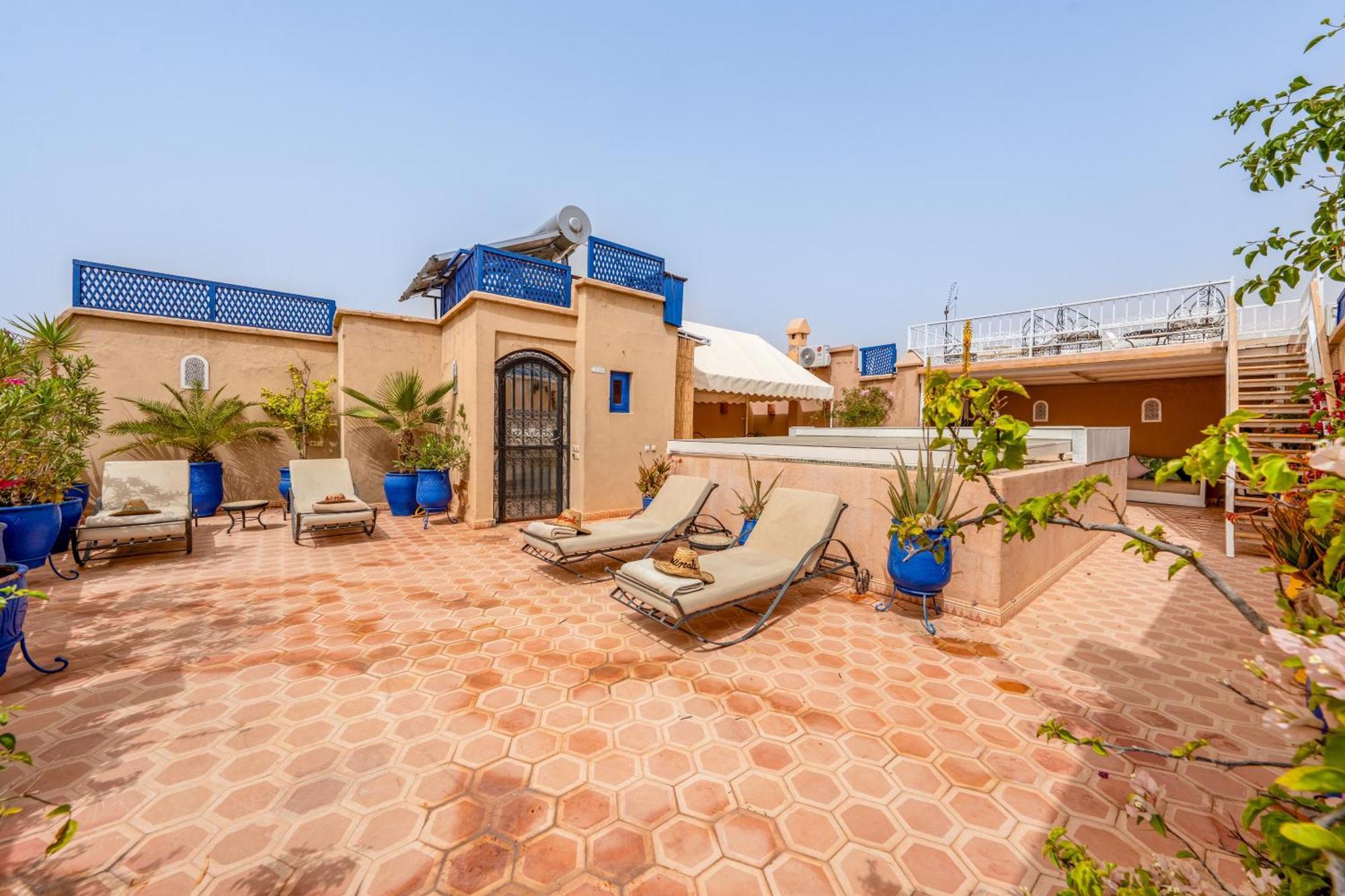 Riad Awinati Location Privatisee ,Piscine Chauffee , Beau Rooftop Marrakesh Bagian luar foto