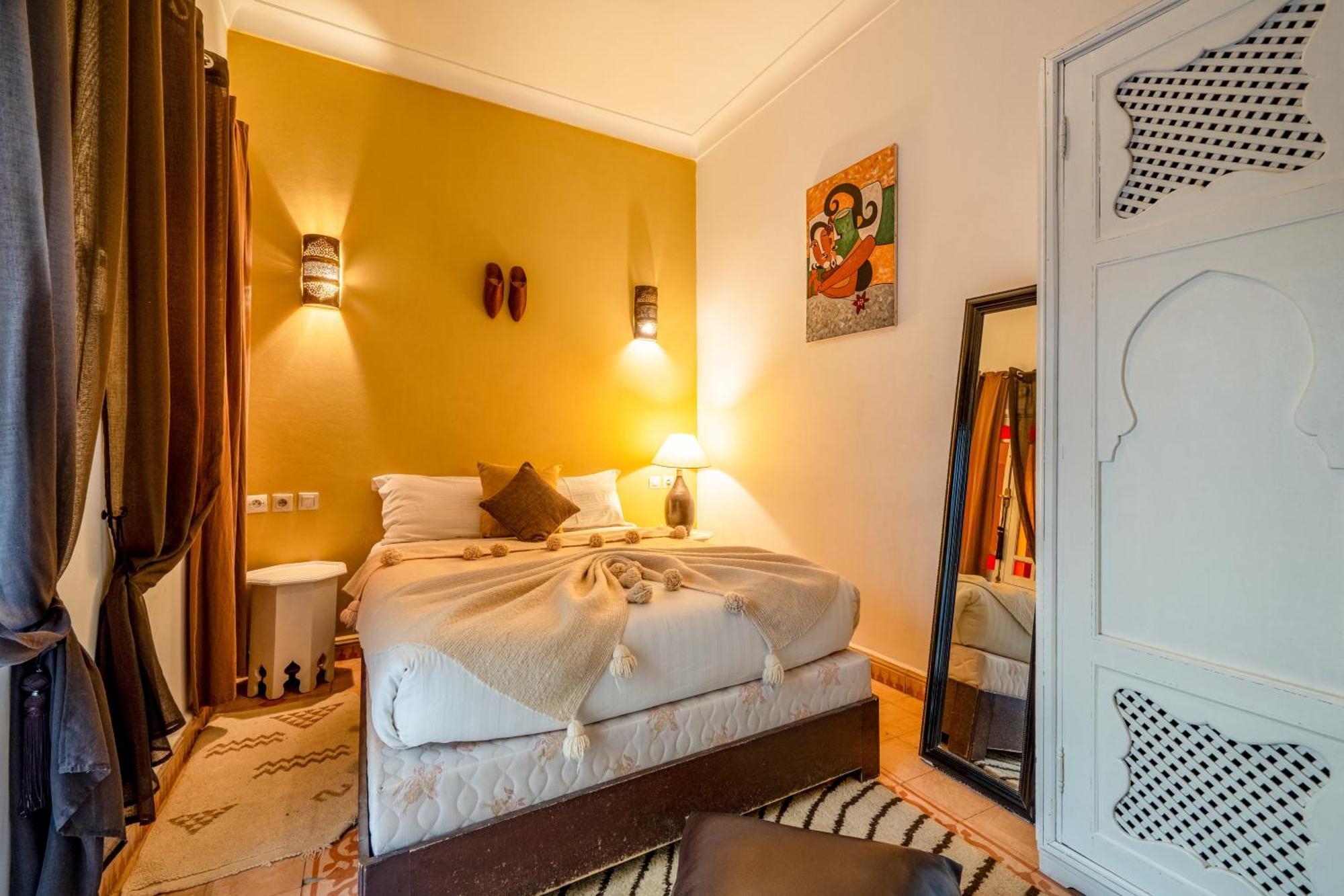 Riad Awinati Location Privatisee ,Piscine Chauffee , Beau Rooftop Marrakesh Bagian luar foto