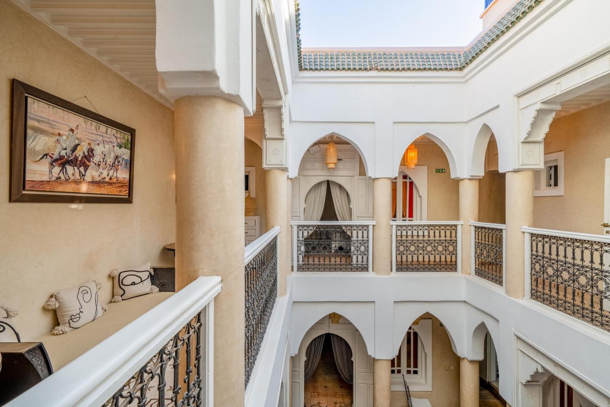Riad Awinati Location Privatisee ,Piscine Chauffee , Beau Rooftop Marrakesh Bagian luar foto