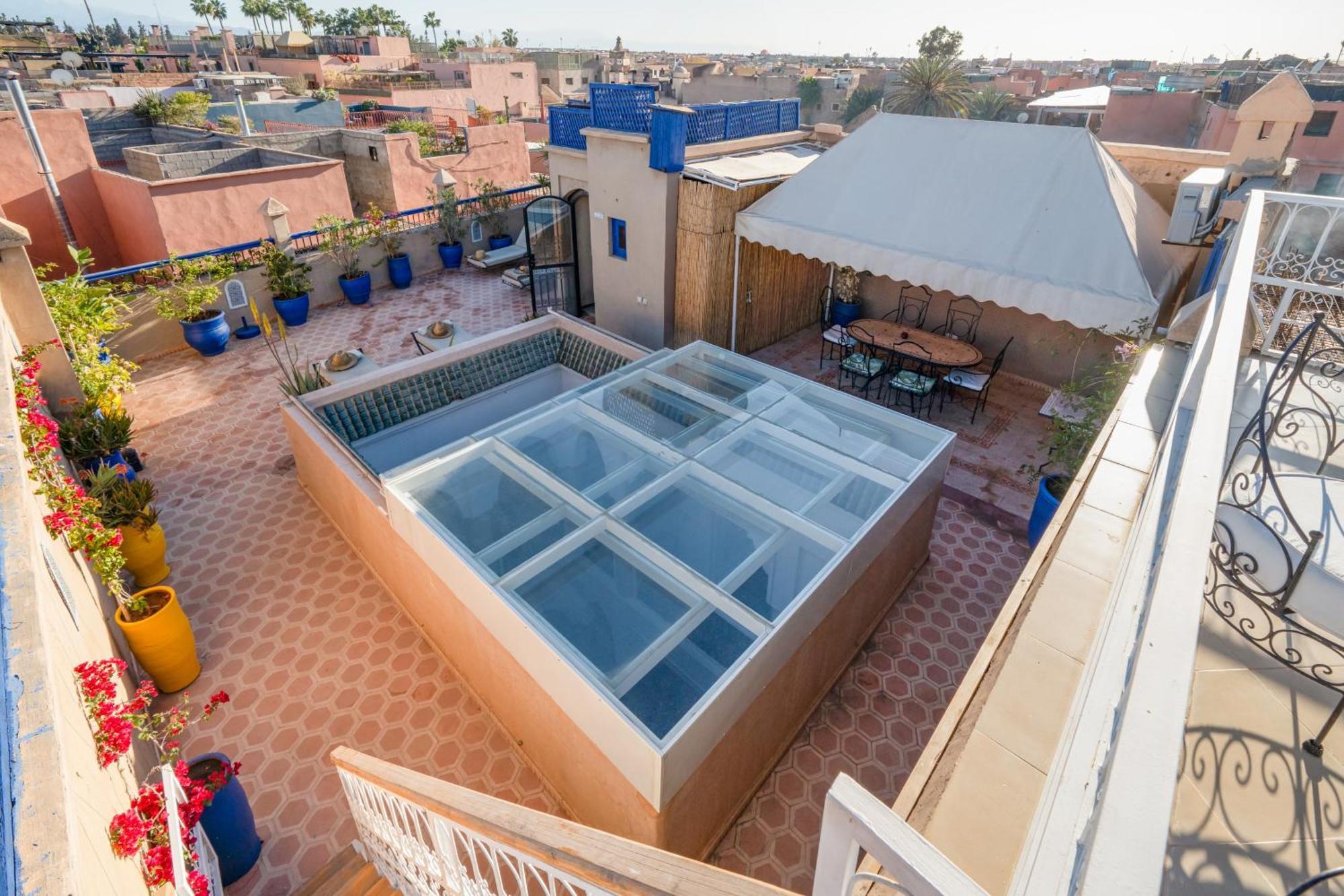 Riad Awinati Location Privatisee ,Piscine Chauffee , Beau Rooftop Marrakesh Bagian luar foto