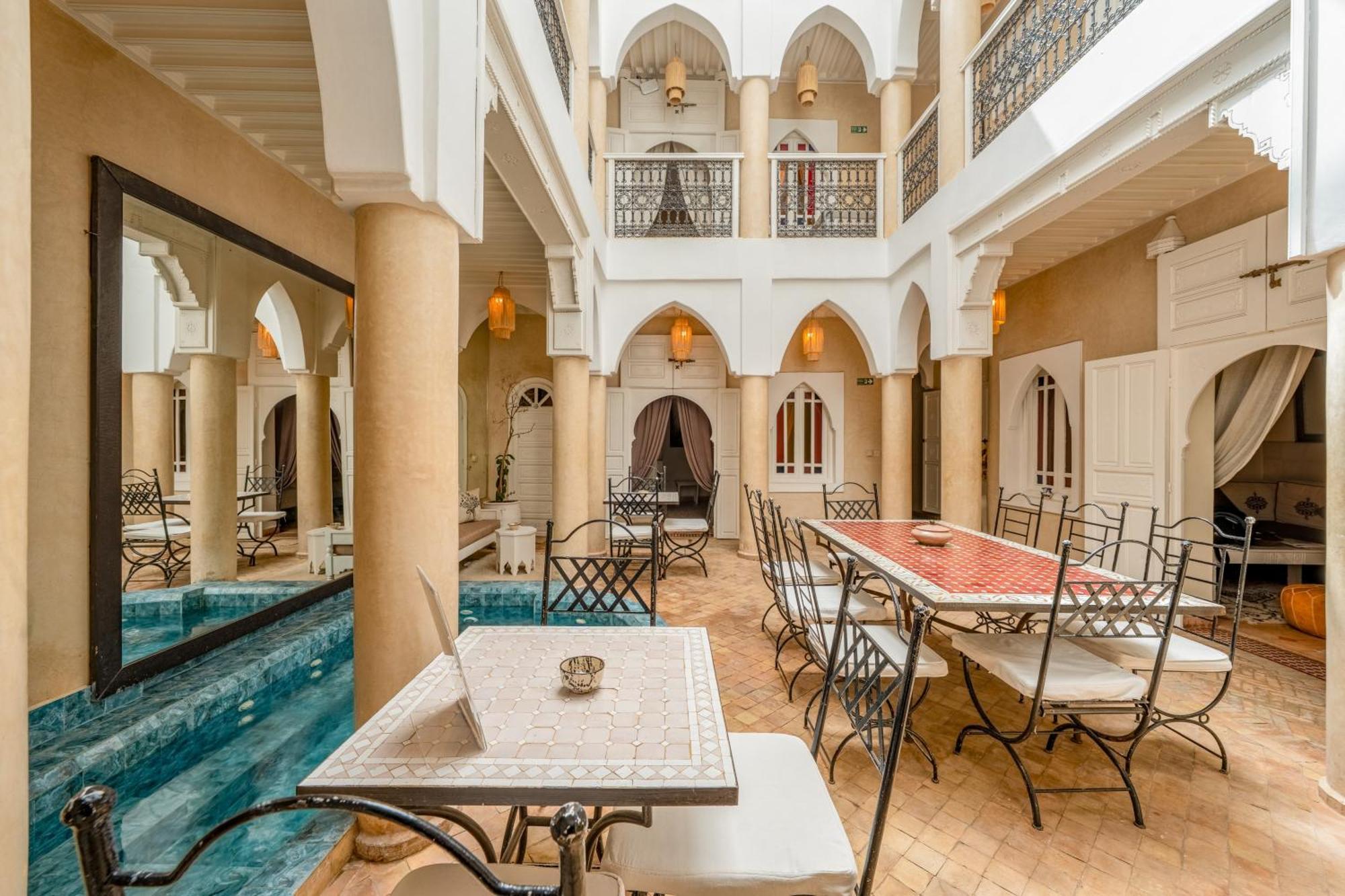 Riad Awinati Location Privatisee ,Piscine Chauffee , Beau Rooftop Marrakesh Bagian luar foto