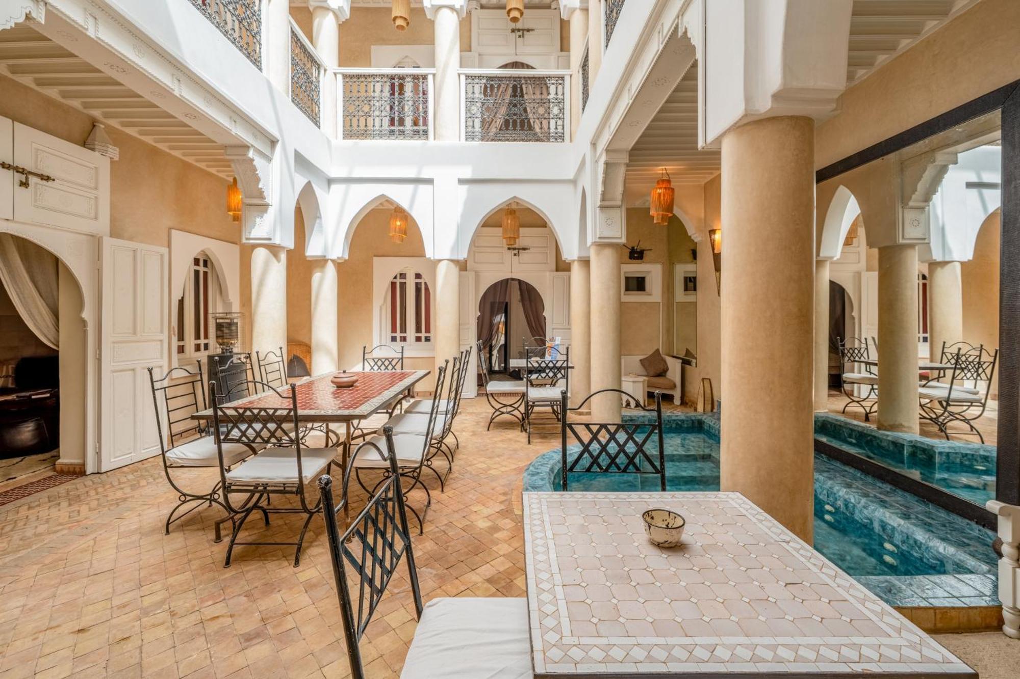 Riad Awinati Location Privatisee ,Piscine Chauffee , Beau Rooftop Marrakesh Bagian luar foto
