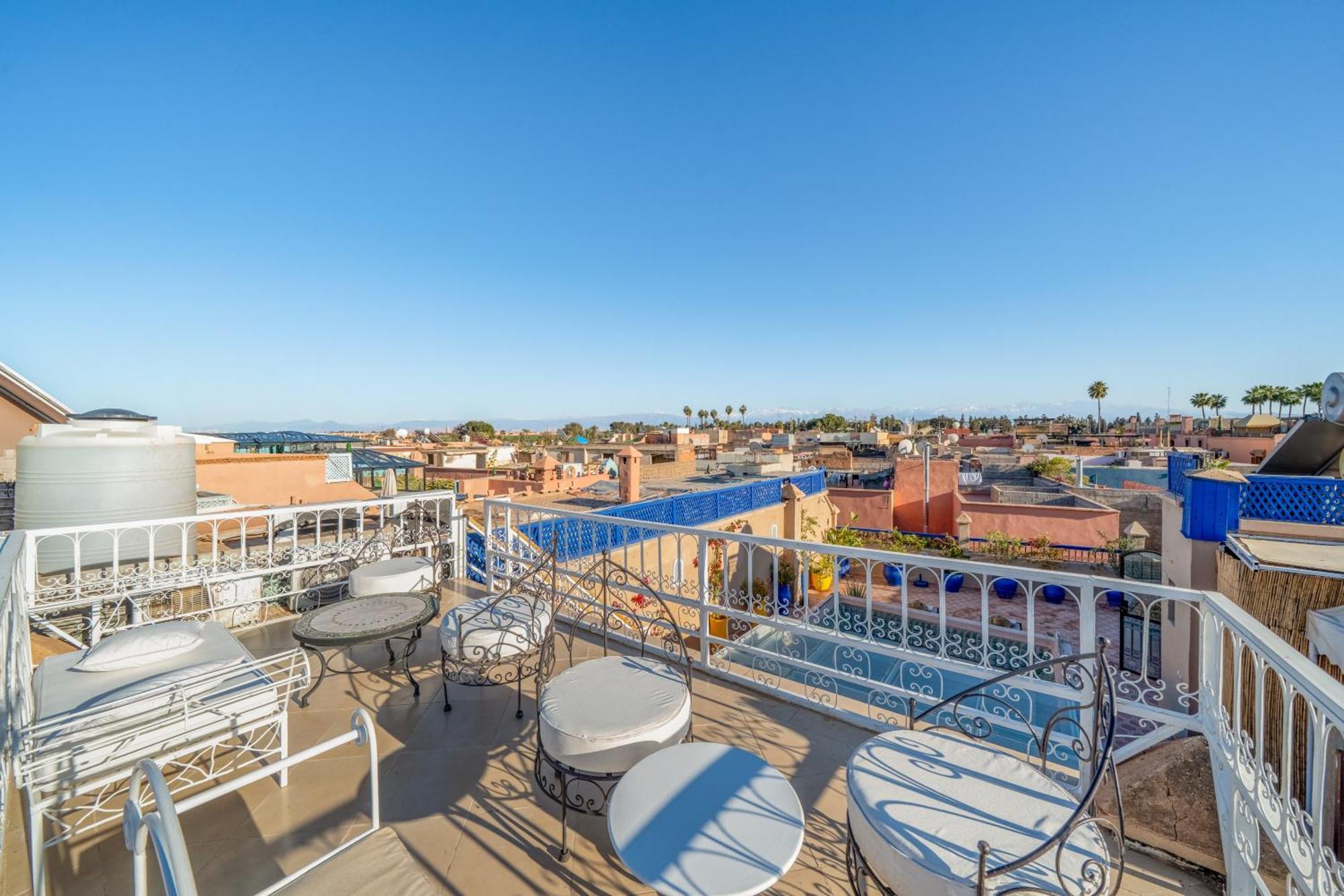 Riad Awinati Location Privatisee ,Piscine Chauffee , Beau Rooftop Marrakesh Bagian luar foto