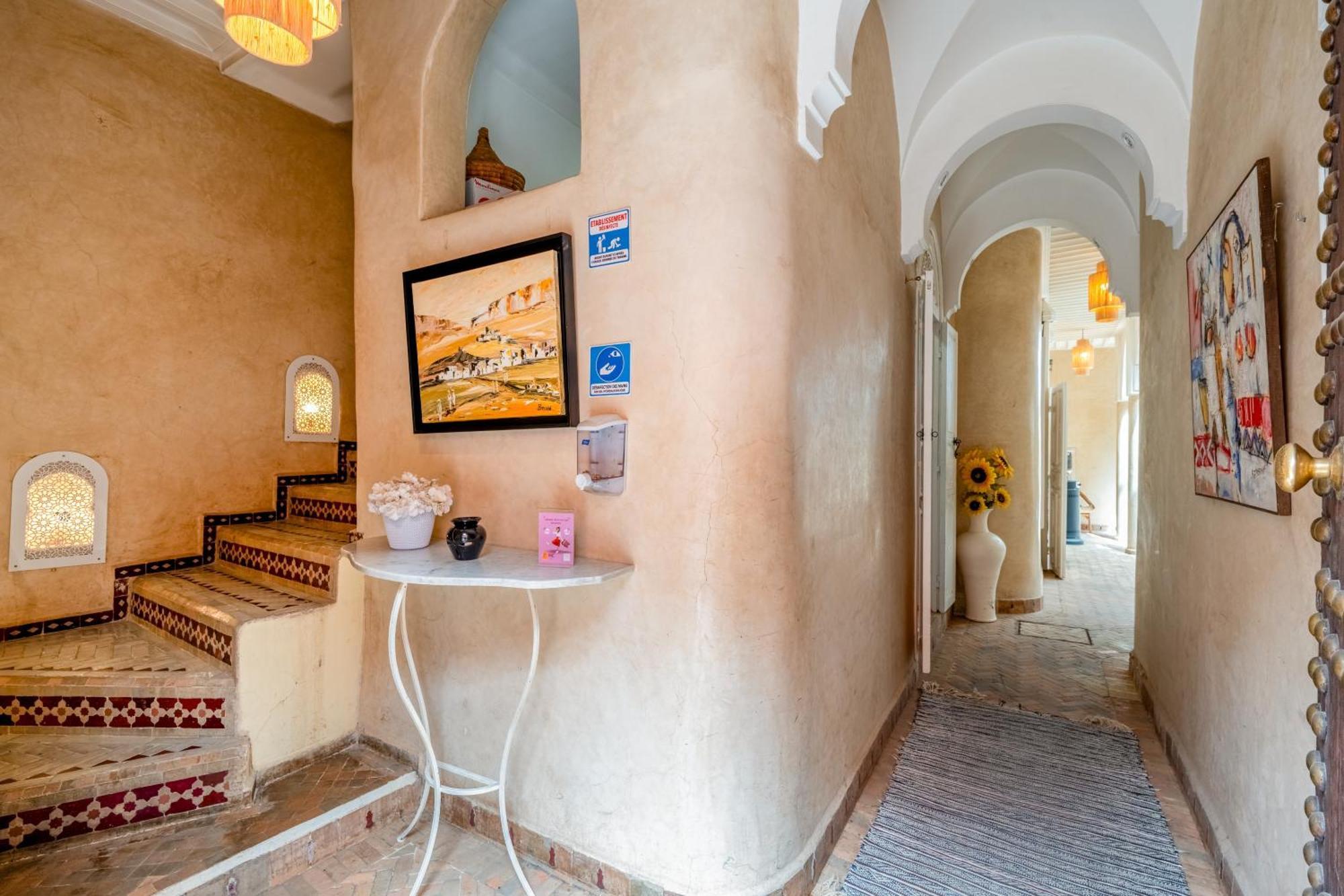 Riad Awinati Location Privatisee ,Piscine Chauffee , Beau Rooftop Marrakesh Bagian luar foto