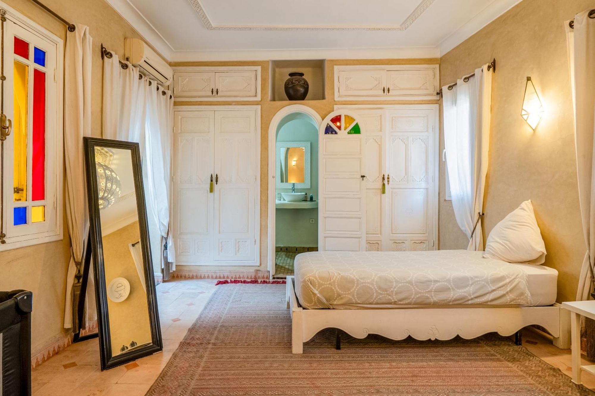 Riad Awinati Location Privatisee ,Piscine Chauffee , Beau Rooftop Marrakesh Bagian luar foto