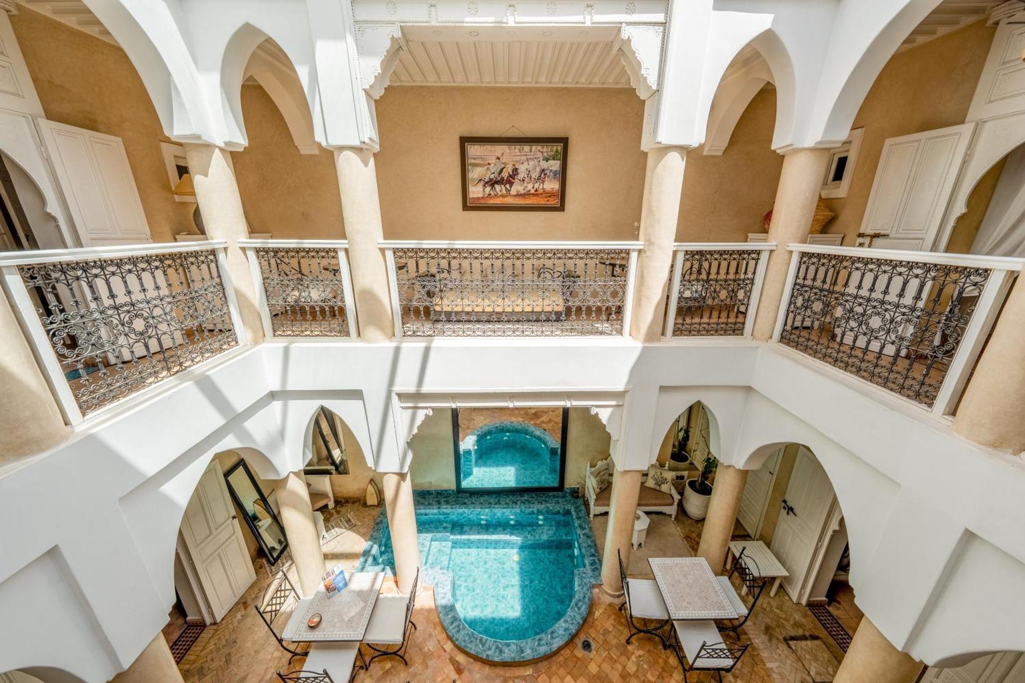 Riad Awinati Location Privatisee ,Piscine Chauffee , Beau Rooftop Marrakesh Bagian luar foto