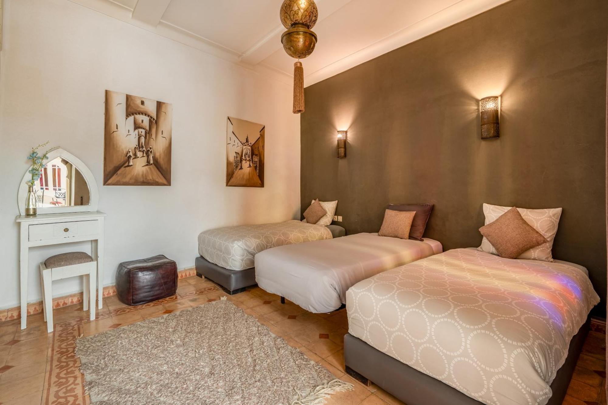 Riad Awinati Location Privatisee ,Piscine Chauffee , Beau Rooftop Marrakesh Bagian luar foto