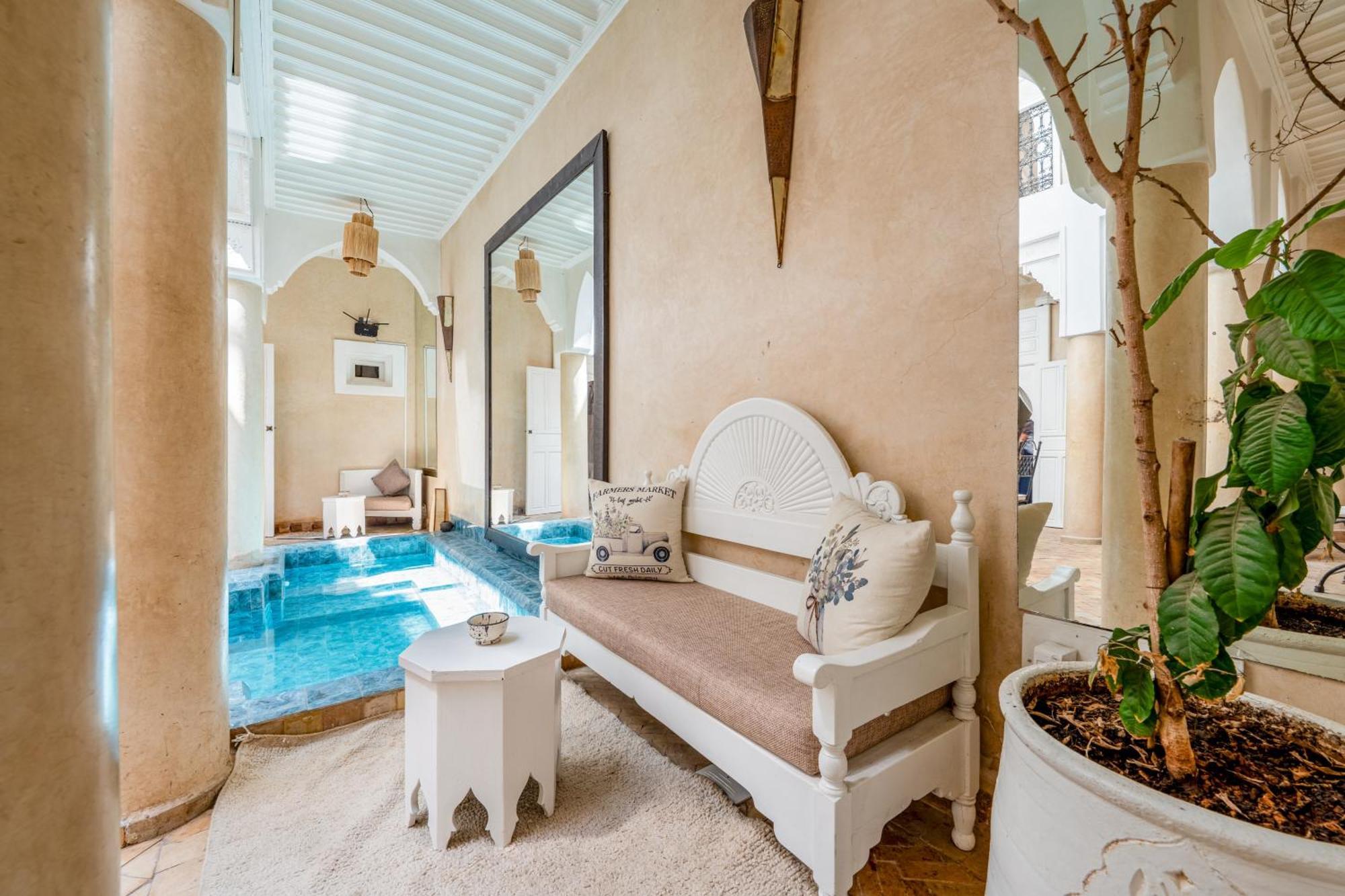 Riad Awinati Location Privatisee ,Piscine Chauffee , Beau Rooftop Marrakesh Bagian luar foto