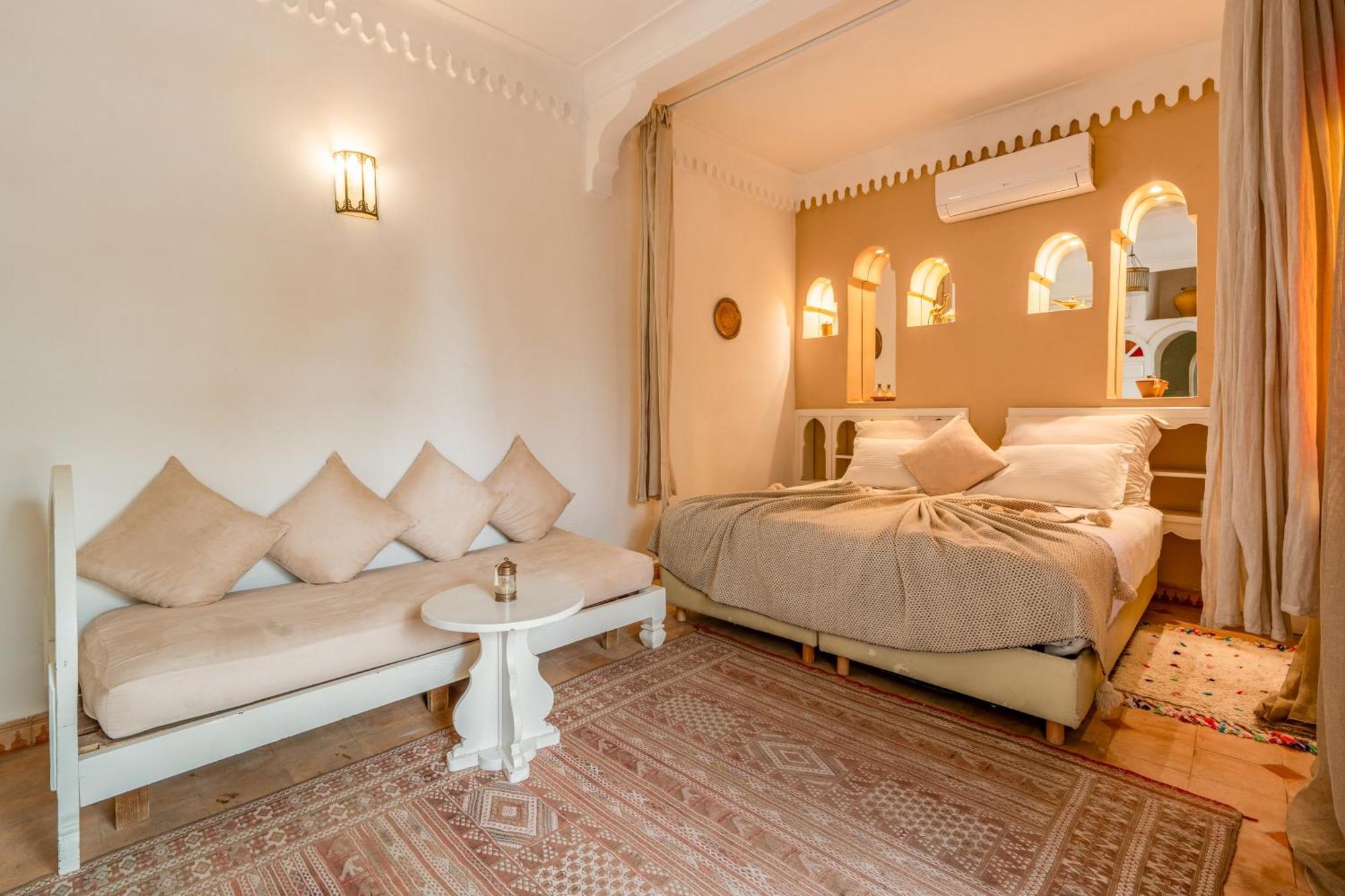 Riad Awinati Location Privatisee ,Piscine Chauffee , Beau Rooftop Marrakesh Bagian luar foto