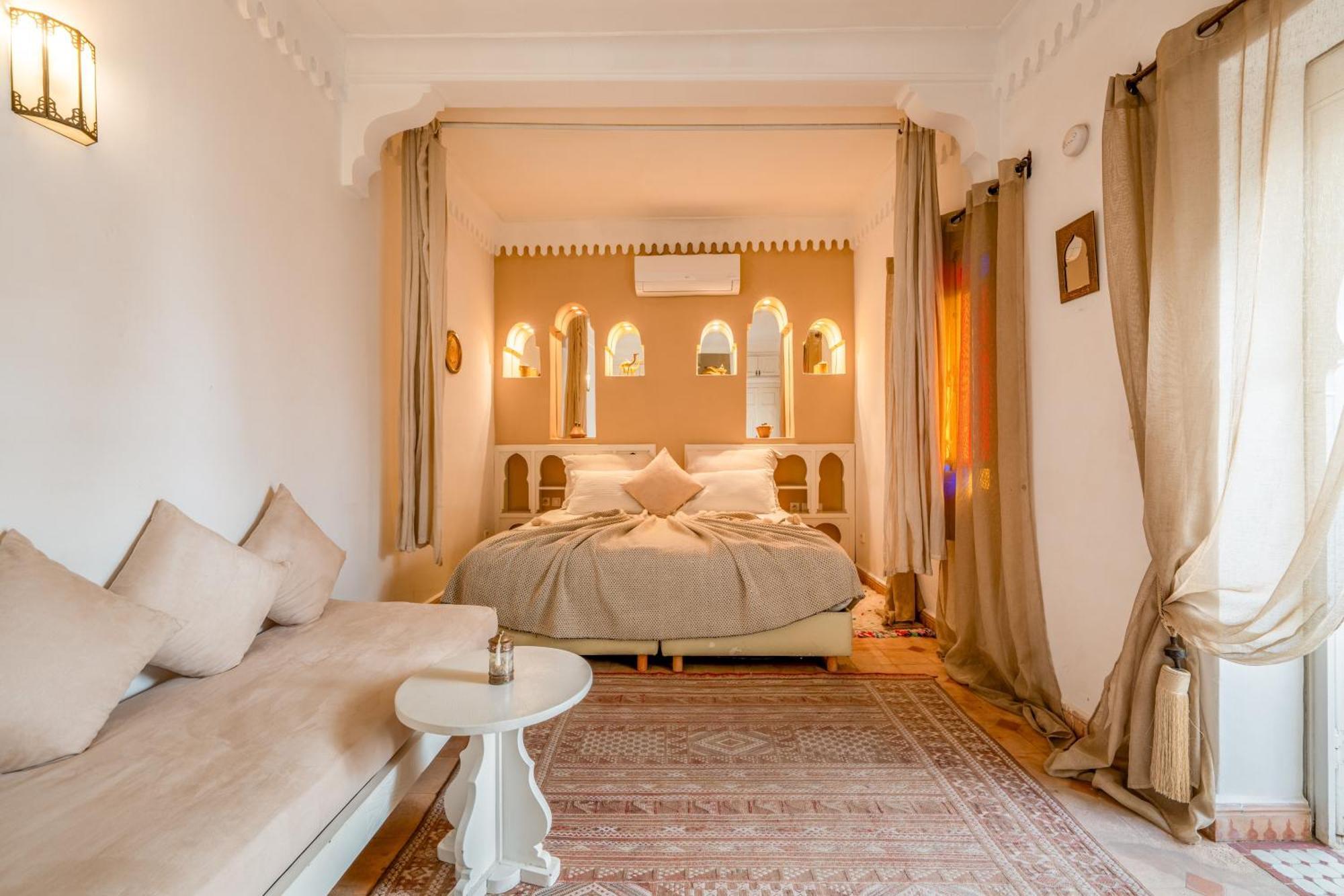 Riad Awinati Location Privatisee ,Piscine Chauffee , Beau Rooftop Marrakesh Bagian luar foto