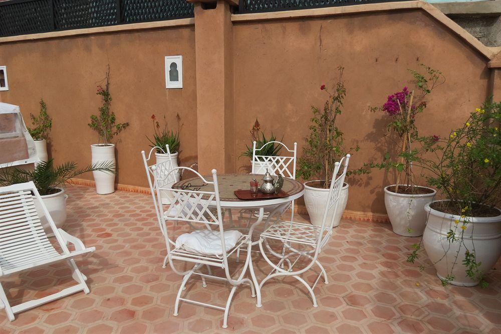 Riad Awinati Location Privatisee ,Piscine Chauffee , Beau Rooftop Marrakesh Bagian luar foto