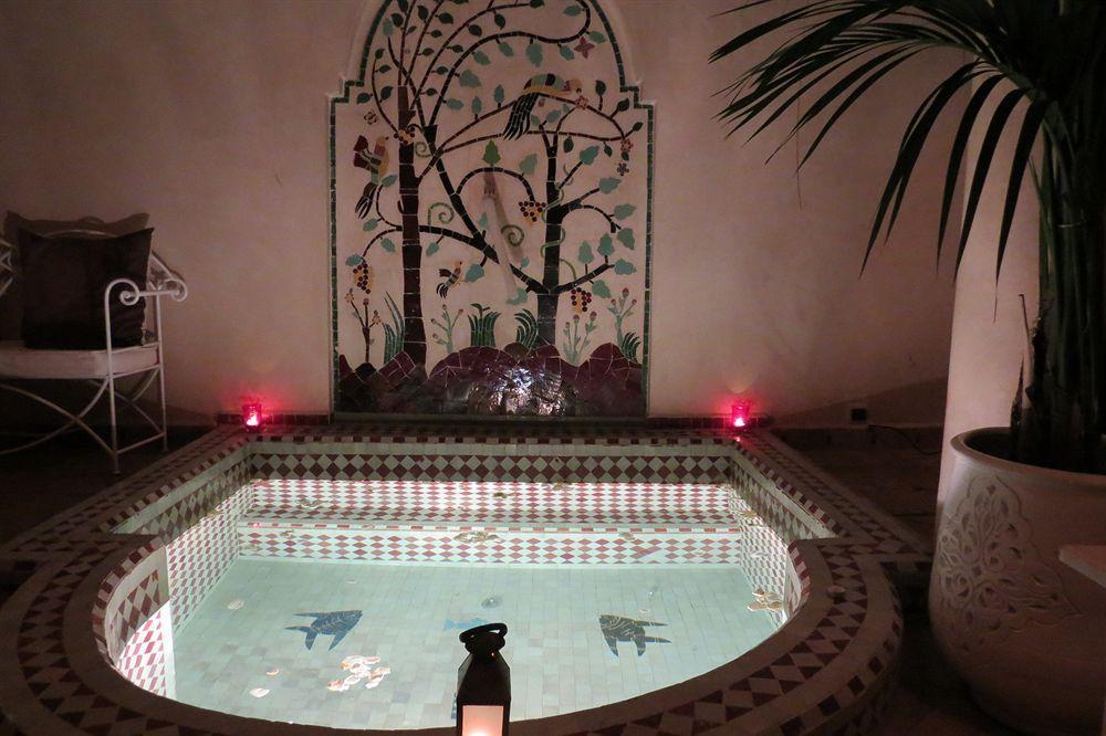 Riad Awinati Location Privatisee ,Piscine Chauffee , Beau Rooftop Marrakesh Bagian luar foto