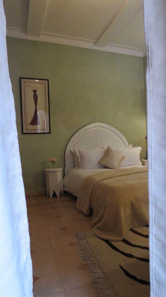 Riad Awinati Location Privatisee ,Piscine Chauffee , Beau Rooftop Marrakesh Bagian luar foto